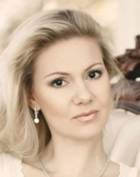 Ekaterina Semyonova-Nevruzova as Сомова