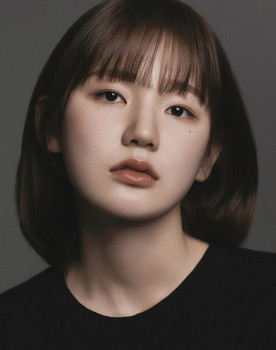 Lee Eun-saem as Kim Hye-in