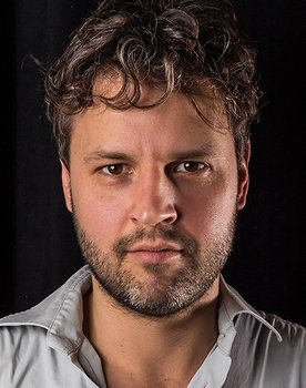 Eric Violette as Robert «Bob» Bédard