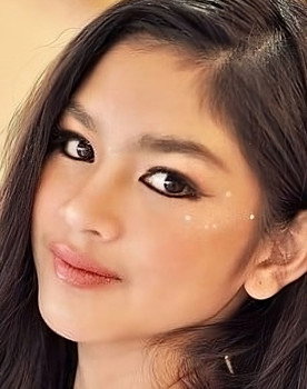 Tangton Thicharat Wiriyaprasert as Alice [Ram's younger sister]