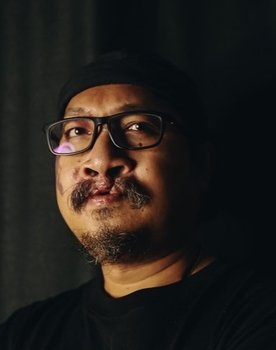 Nakarin Gakhan as Khek