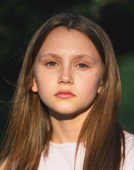 Kennedy Moyer as Jennifer