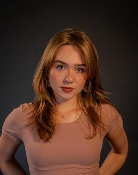 Eva Ferguson as Riley