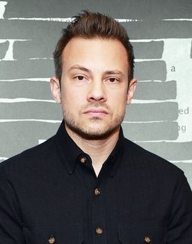 Joshua Rofé as Cully