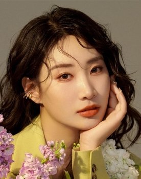 Shuang Zhao as Xue Nangong (voice)