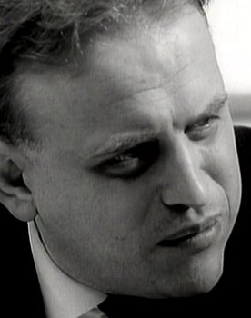 Alfred Edel as Hoteldirektor
