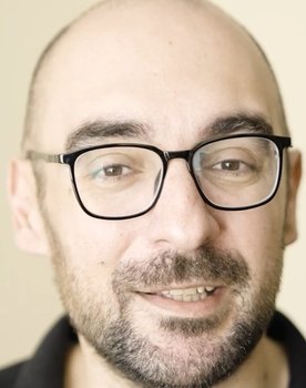 Rubén Arranz as Delivery man