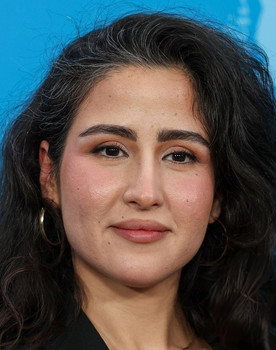 Laila Mahmudi as News Anchor