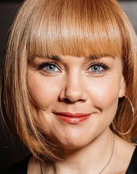 Elena Zhdanova as Tatyana’s mom