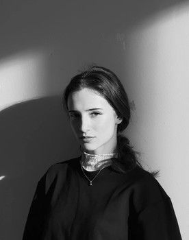 Yelyzaveta Sherstnova as Oleksandra