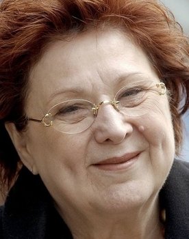 Rita Lafontaine as Une servante
