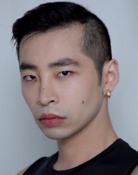 Yun Lai as Un coolie