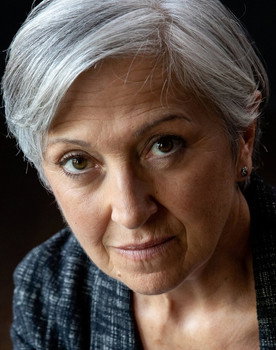 Maria Paiato as Helga