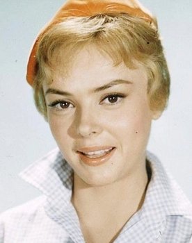 Christine Carère as Chekina