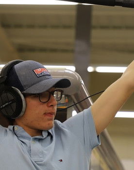 Matthis Lyonnaz-Perroux as Otis (off)