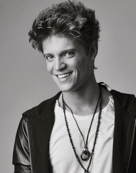 Lionel Ferro as Nicolás 'Nico' Navarro