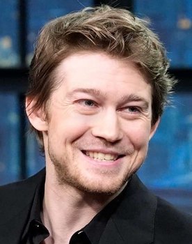 Joe Alwyn as Uncle George