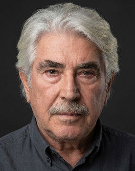 Erdal Özyağcılar as Kader Kaytan