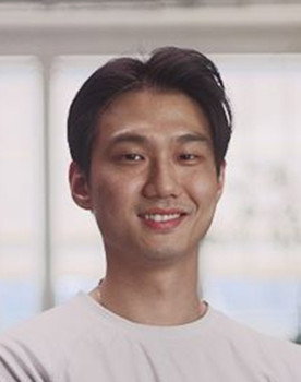 GeunWoo Kal as Guard 2