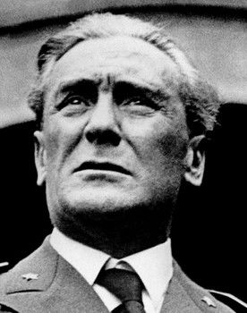 Rodolfo Graziani as Self - Italian Military (voice) (archive footage)