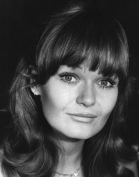 Valerie Perrine as Rosie Jones