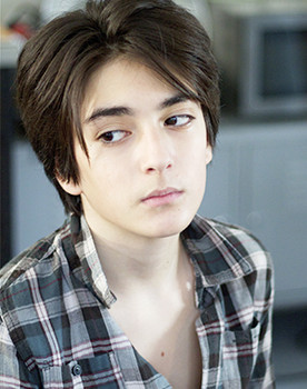 Léo Aziza as Alexandre d'Arpajon