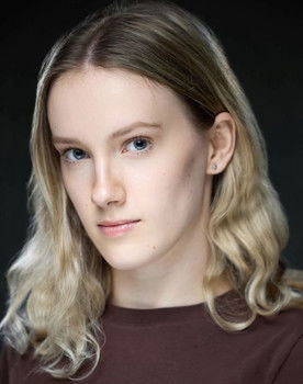 Ellie Howkins as Fiona