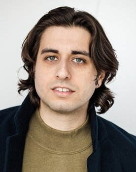 Kevin Grossman as Noah