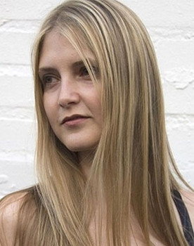 Suzana Ograjenšek as Valetto
