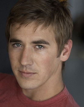 Jeremy Scott Glenn as SSG Lucas Teed