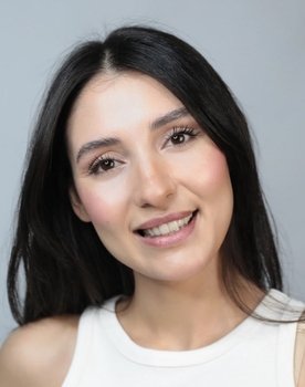 Nihayet Şahin as Aybüke Yalçın