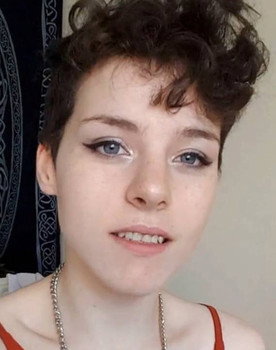 Alice Mulholland as Farmer's Daughter