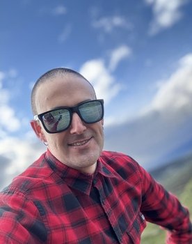 Javier Rodríguez as Guardia Civil