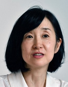 Aya Watanabe as Narrator