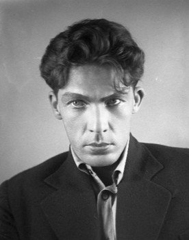 Aleksandr Chekayevsky as Akimov