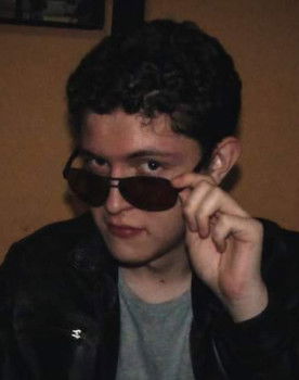 Axel Martínez as El hombre