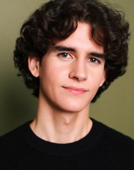Joshua Hernandez as Kyle