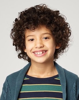 Luís Henrique Matos as Marcelino