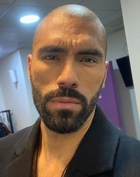 Orlando Alfaro as Waiter