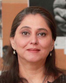 Farazeh Syed as Sohni Ammi