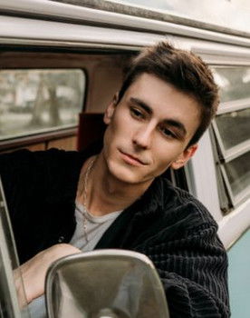 Grant Williams as Justin