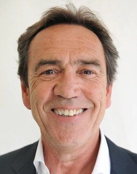 Robert Lindsay as Bertram