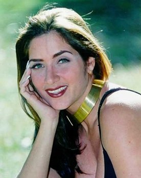 Jeanette Flores as Berenice Casal