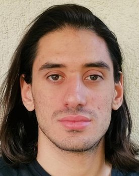 Titos Grigoropoulos as Drug dealer