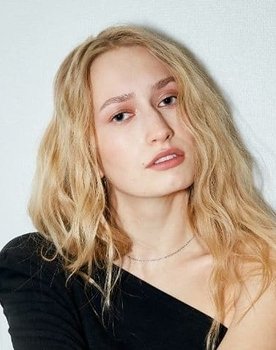 Meriliis Lillemägi as Cätly