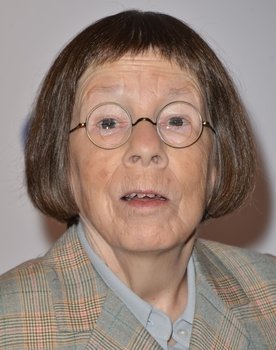 Linda Hunt as Narrator (voice)