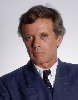 Michael Sarrazin as Michael Henderson