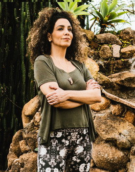 Patrícia Ferrer as Teresa Raquel