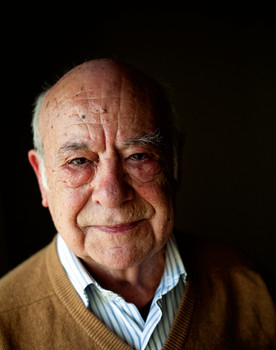 António Coimbra de Matos as Self