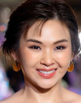 Nashisha Nunchanok as Pupae's Hairstylist